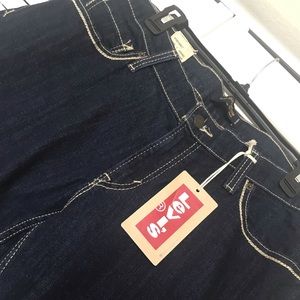 New Levi’s size 15 juniors.